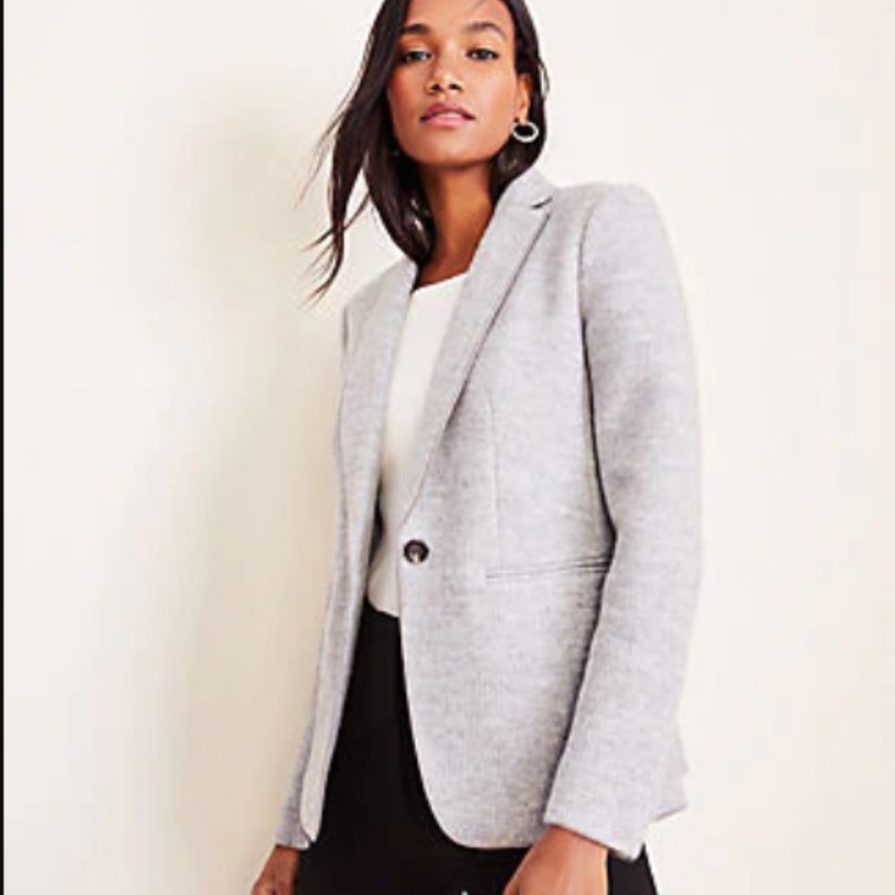 *SOLD* ANN TAYLOR The Petite Hutton Blazer